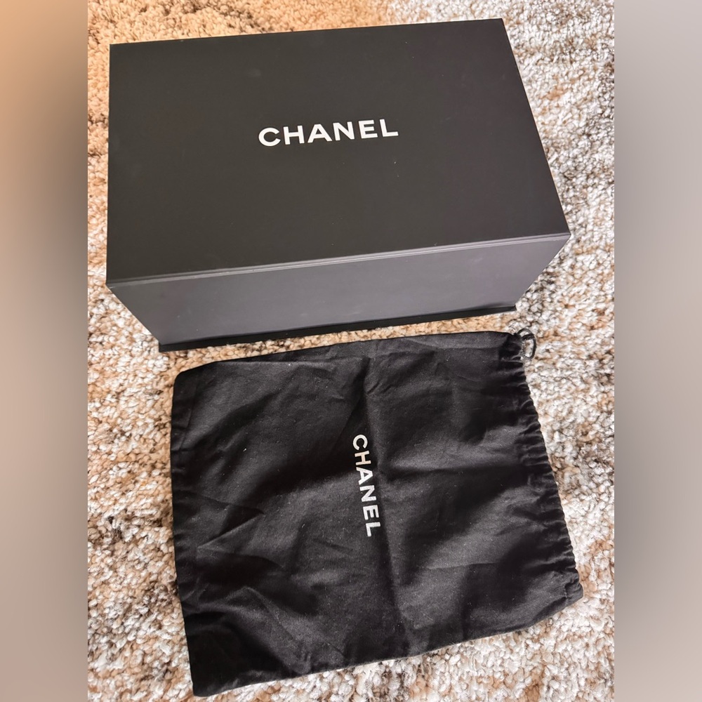 Authentic Chanel gift storage box w/ magnetic lid & dust bag for purse